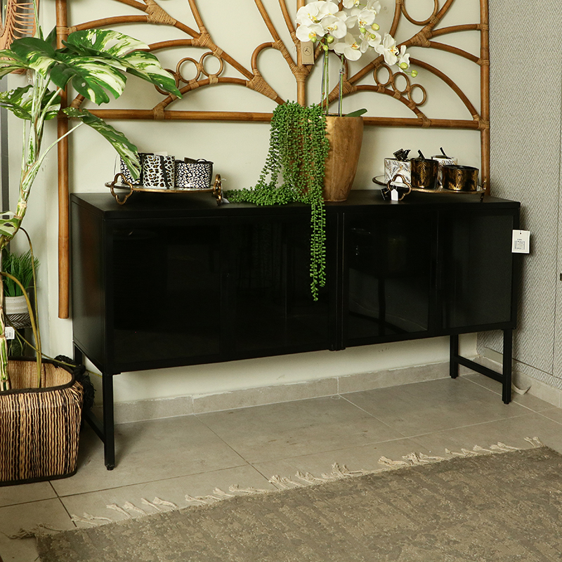 קונסולה עלמה